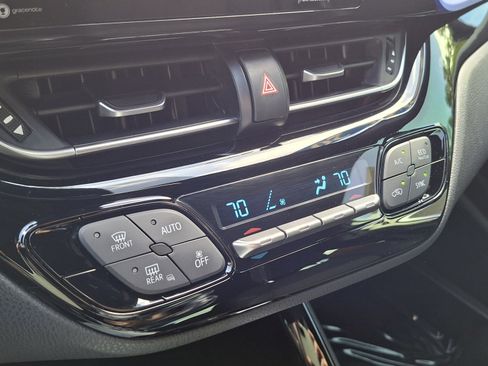 Used 2020 Toyota C-HR XLE image 15