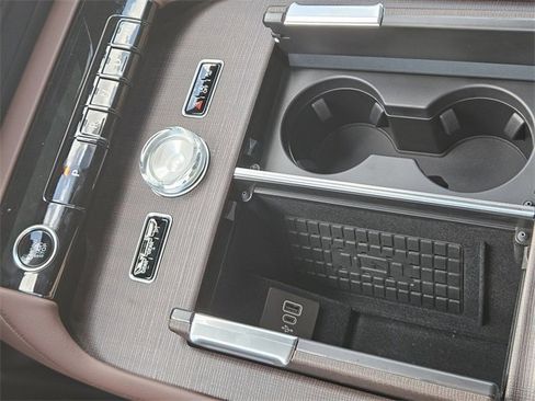 New 2025 Lincoln Navigator L Reserve image 19