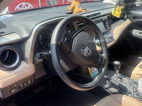 Used 2014 Toyota RAV4 Limited w/ Technology Package FWD image 11