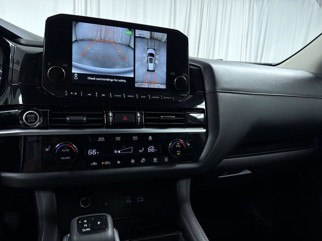 Used 2024 Nissan Pathfinder SL AWD/4WD image 25