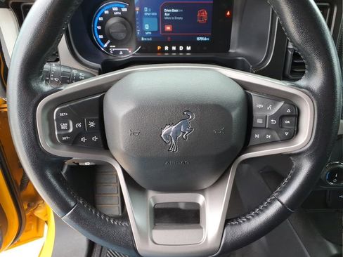 Used 2022 Ford Bronco Badlands w/ Sasquatch Package image 19