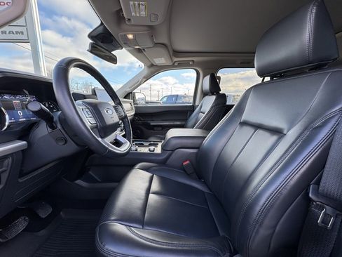 Used 2023 Ford Expedition XLT image 19
