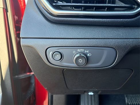 Used 2022 Chevrolet Bolt EUV Premier w/ Sun & Sound Package image 21