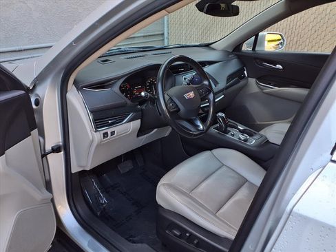 Used 2019 Cadillac XT4 Premium Luxury w/ Cold Weather Package image 15