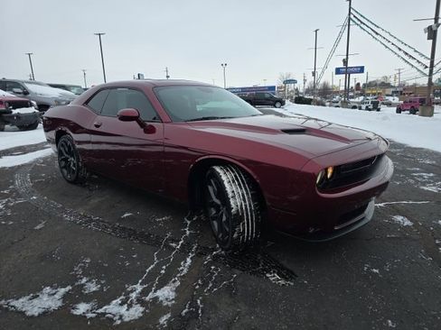 Used 2020 Dodge Challenger SXT w/ Blacktop Package image 8