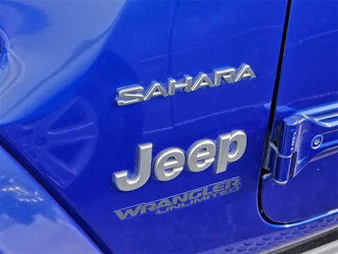Used 2018 Jeep Wrangler Unlimited Sahara image 10
