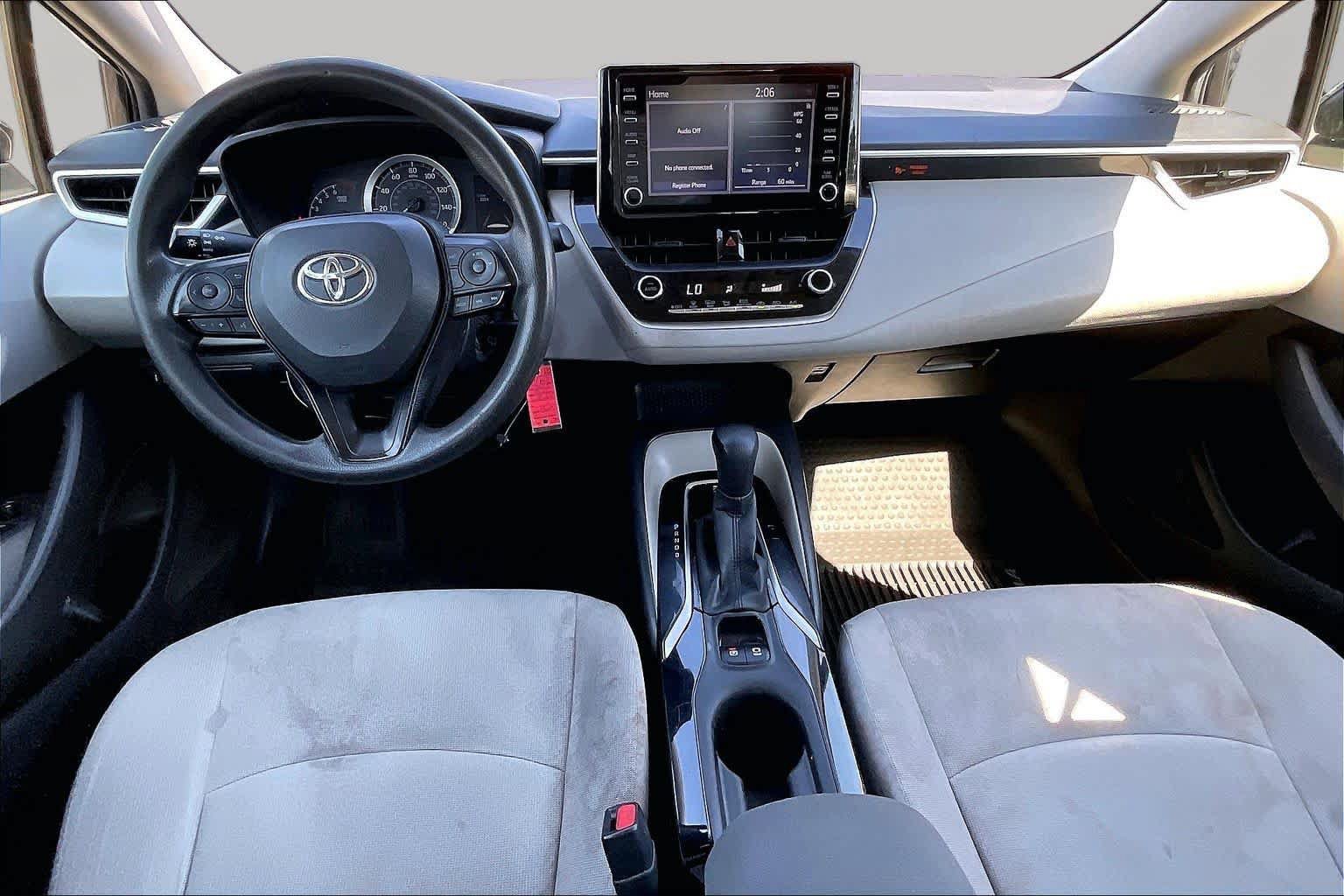 Used 2020 Toyota Corolla LE FWD image 14