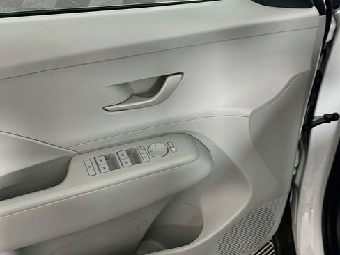 Used 2025 Hyundai Kona SEL FWD image 15
