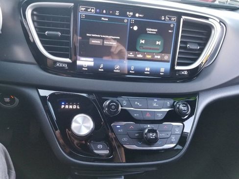 New 2026 Chrysler Voyager LX image 28