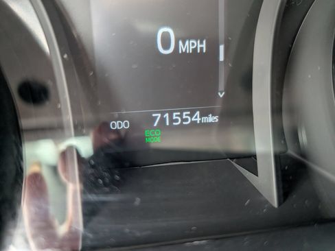Used 2024 Toyota Camry SE FWD image 19