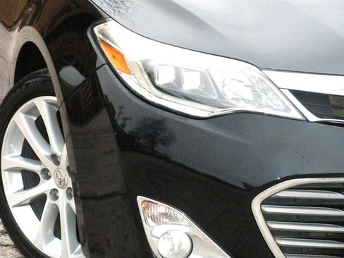 Used 2013 Toyota Avalon Limited image 3