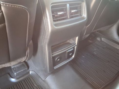 Used 2024 Ford Edge SEL w/ Convenience Package image 32