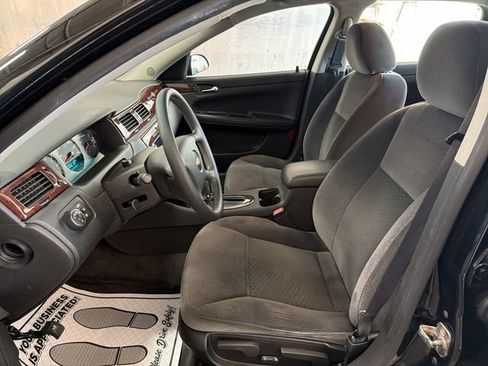 Used 2009 Chevrolet Impala LT FWD image 11