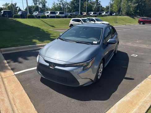 Used 2022 Toyota Corolla LE FWD image 5