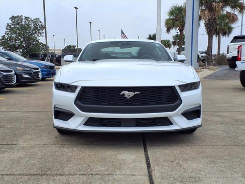 Used 2025 Ford Mustang Coupe image 3