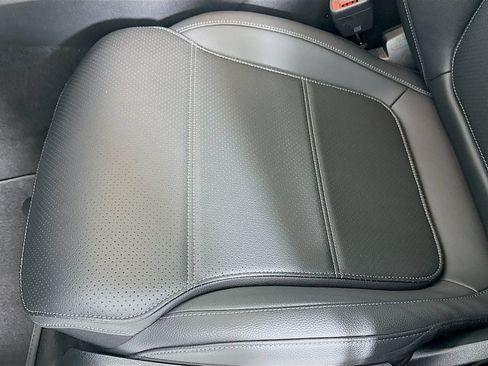 Used 2026 Mercedes-Benz GLC 300 4MATIC image 21