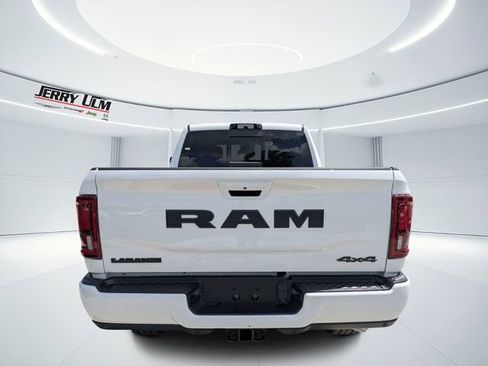 New 2026 RAM 2500 Laramie AWD/4WD image 4