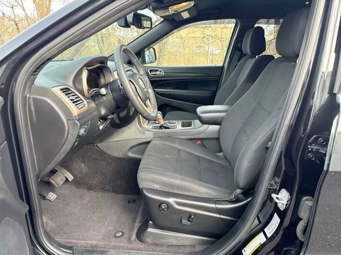 Used 2016 Jeep Grand Cherokee Laredo w/ Quick Order Package 23E image 11