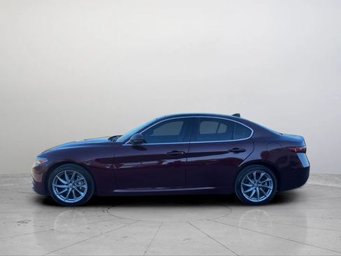 Used 2017 Alfa Romeo Giulia Ti AWD/4WD image 2