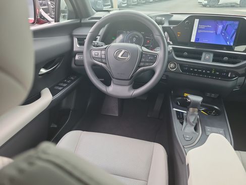 Used 2024 Lexus UX 250h F Sport FWD image 17