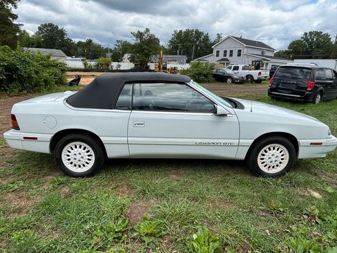 Used 1995 Chrysler LeBaron GTC FWD image 4