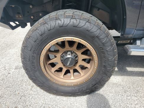 Used 2018 RAM 2500 Tradesman w/ Chrome Appearance Group image 5