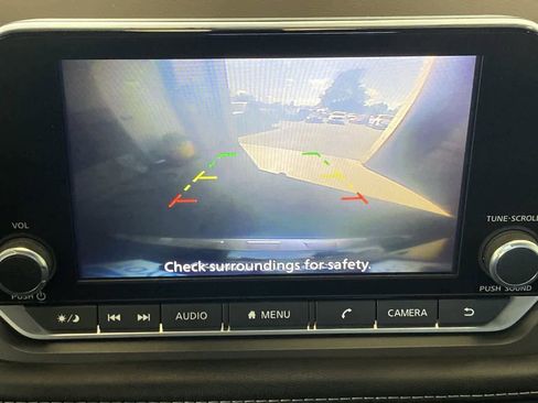 Used 2023 Nissan Rogue SV AWD/4WD image 17