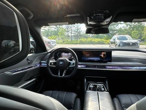 Used 2025 BMW 740i xDrive AWD/4WD image 79
