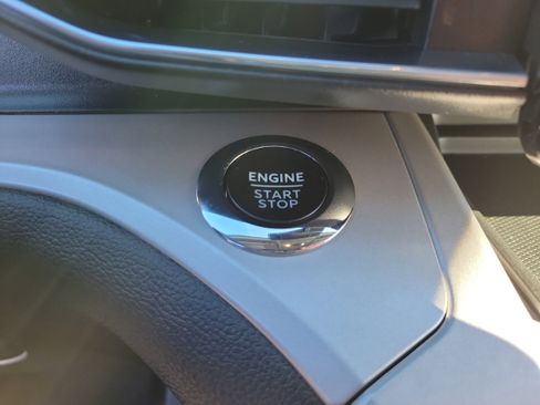 Used 2023 Ford Explorer XLT w/ Equipment Group 202A image 22