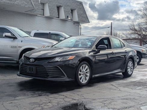 Used 2021 Toyota Camry LE image 8