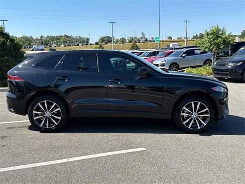 New 2025 Jaguar F-PACE R-Dynamic S image 7