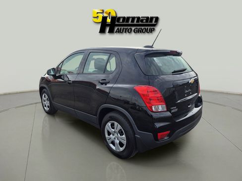 Used 2018 Chevrolet Trax LS image 3