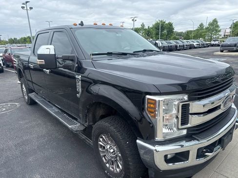 Used 2019 Ford F250 XLT w/ XLT Premium Package AWD/4WD image 3