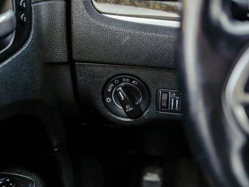 Used 2019 Chrysler 300 Limited image 31