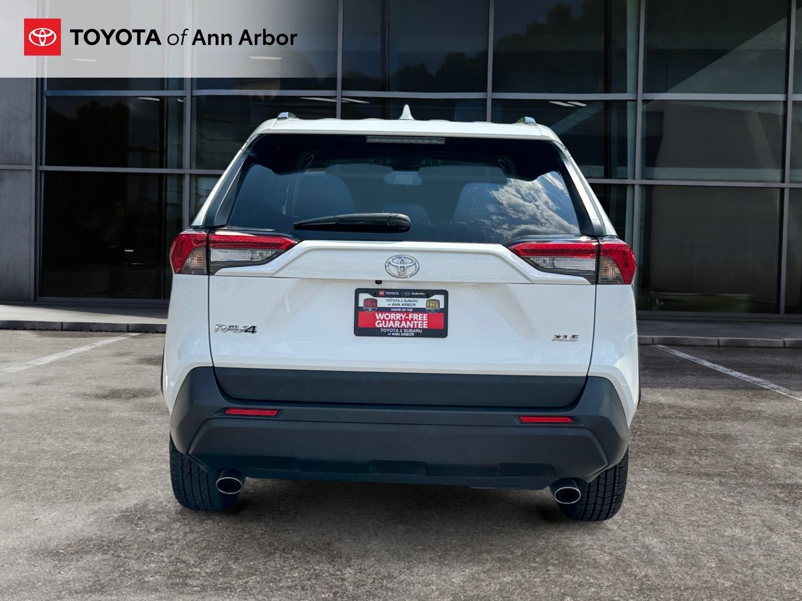 Used 2025 Toyota RAV4 XLE FWD image 9
