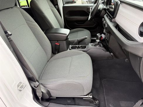 Used 2024 Jeep Gladiator Sport image 36