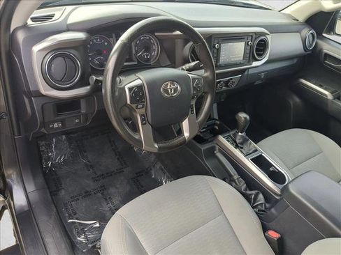Used 2019 Toyota Tacoma SR5 image 10