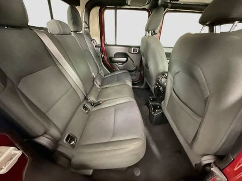 Used 2021 Jeep Gladiator Sport AWD/4WD image 26