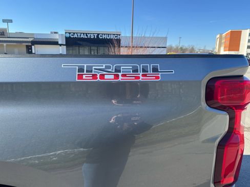 Used 2019 Chevrolet Silverado 1500 LT Trail Boss image 11