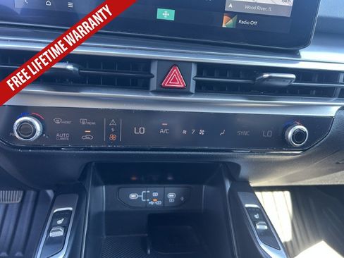 Used 2025 Kia Sorento S w/ Panoramic Sunroof Package FWD image 23