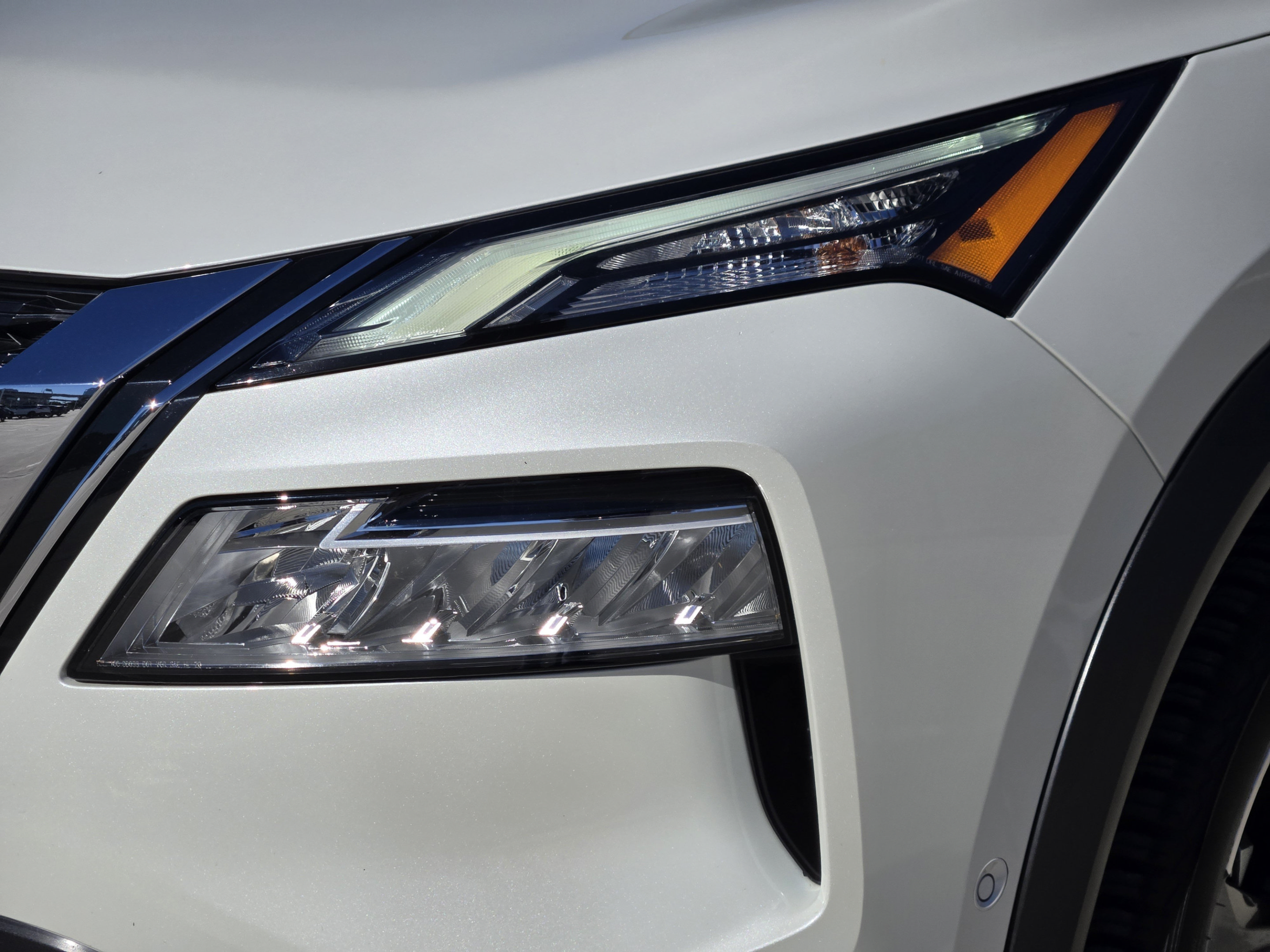 Used 2023 Nissan Rogue SL w/ SL Premium Package FWD image 9