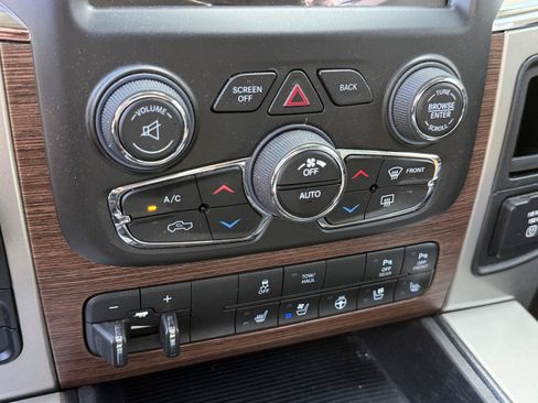 Used 2014 RAM 1500 Laramie w/ Convenience Group AWD/4WD image 20