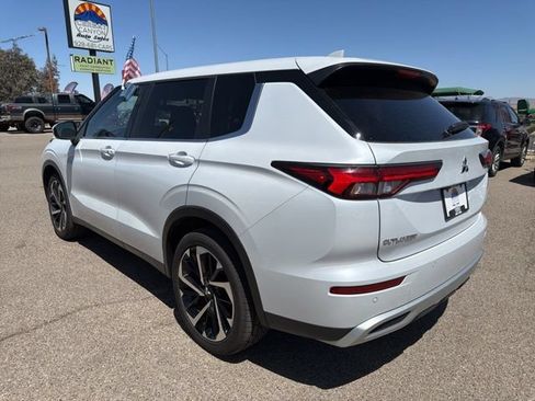Used 2024 Mitsubishi Outlander SE FWD image 4