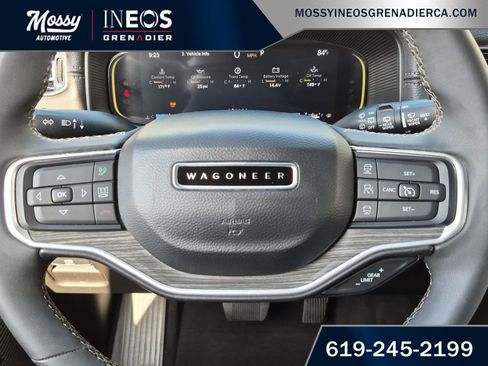 Used 2024 Jeep Wagoneer L Series II RWD image 11