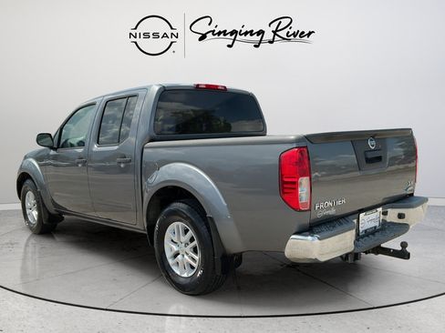Used 2018 Nissan Frontier SV RWD image 5