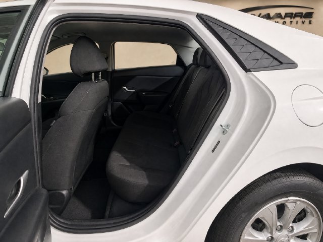Certified 2026 Hyundai Elantra SE FWD image 12