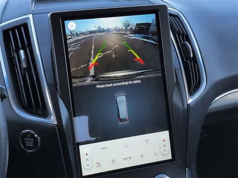 Used 2024 Ford Edge Titanium image 29