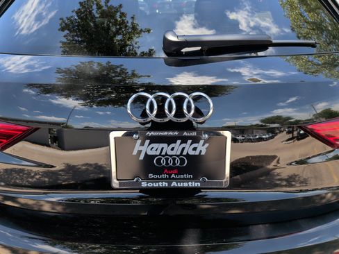 Certified 2025 Audi Q3 2.0T Premium w/ Convenience Package AWD/4WD image 24