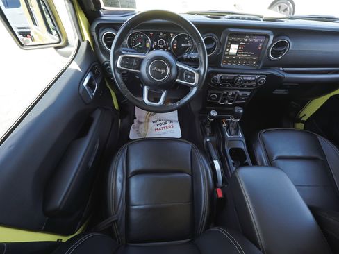 Used 2023 Jeep Wrangler Unlimited Sahara w/ Cold Weather Group image 43