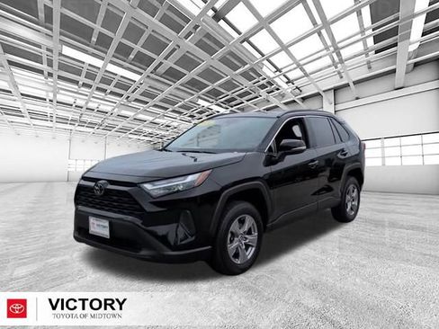 Used 2024 Toyota RAV4 XLE FWD image 7